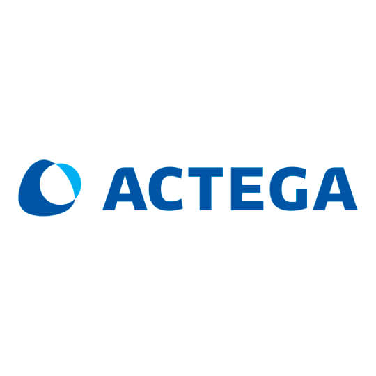Logo di Actega su sfondo bianco, azienda specializzata in polimeri e rivestimenti per il futuro professionale.