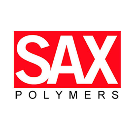 Logo di SAX Polymers su sfondo bianco con scritta rossa e nera.
